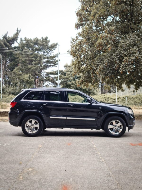 Jeep Grand Cherokee Laredo 4x4 3.0 Diésel – 2013 - Imagen 10