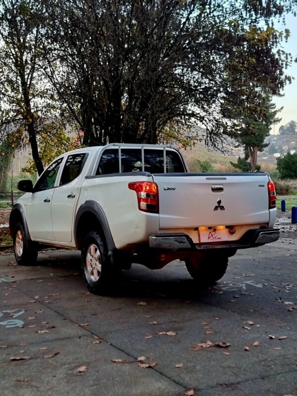 Mitsubishi L200 Katana CRT 4x4 2.4 – 2017 - Imagen 2