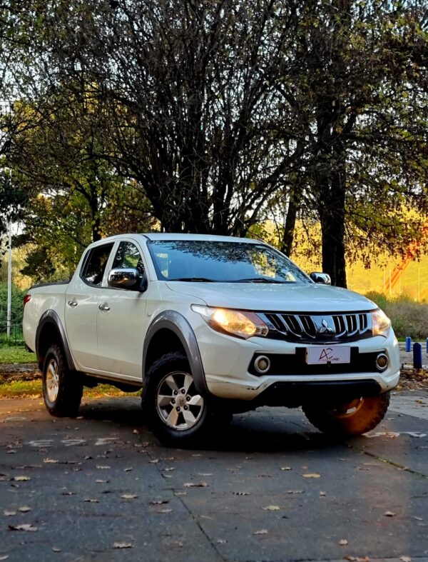 Mitsubishi L200 Katana CRT 4x4 2.4 – 2017